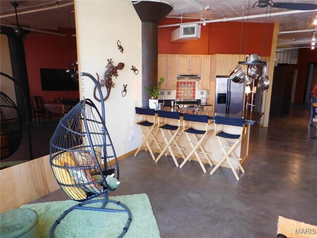 Building Photo - 701 N 15th St