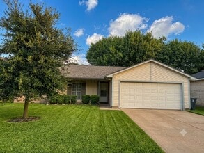 Building Photo - 18066 Forest Cedars Dr