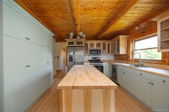 Building Photo - 2829 NY-9G