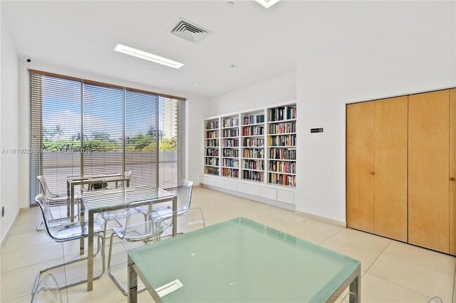 Building Photo - 881 Ocean Dr