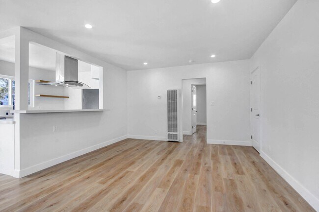 Building Photo - 8534-8538 Colgate