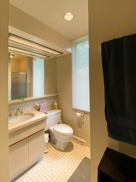Building Photo - 2280 Tudor Dr