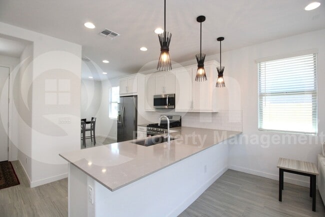 Building Photo - 8908 W Bethany Heights Dr
