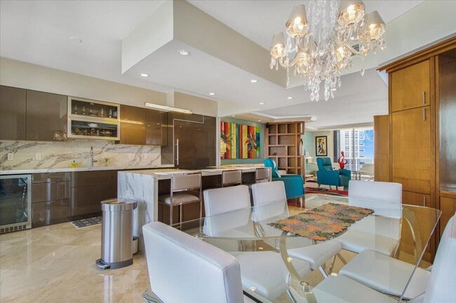 Building Photo - 3100 N Ocean Blvd