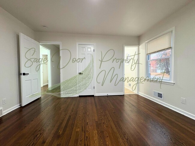 Building Photo - WELCOME HOME TO COMFORT & STYLE