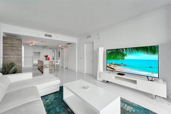 Building Photo - 460 NE 28th St