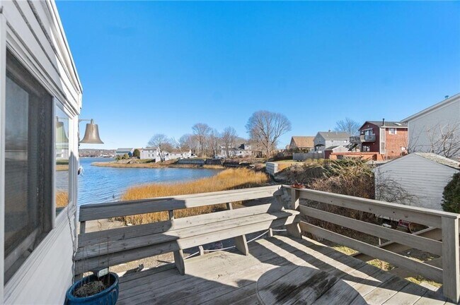 Building Photo - 15 Cedar Ave