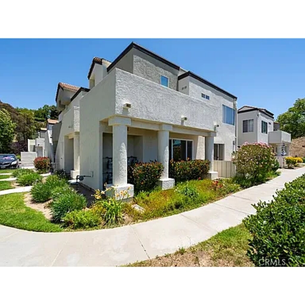 Building Photo - 21200 Trumpet Dr