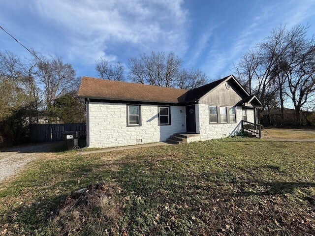 Building Photo - 1118 N Tennessee Blvd