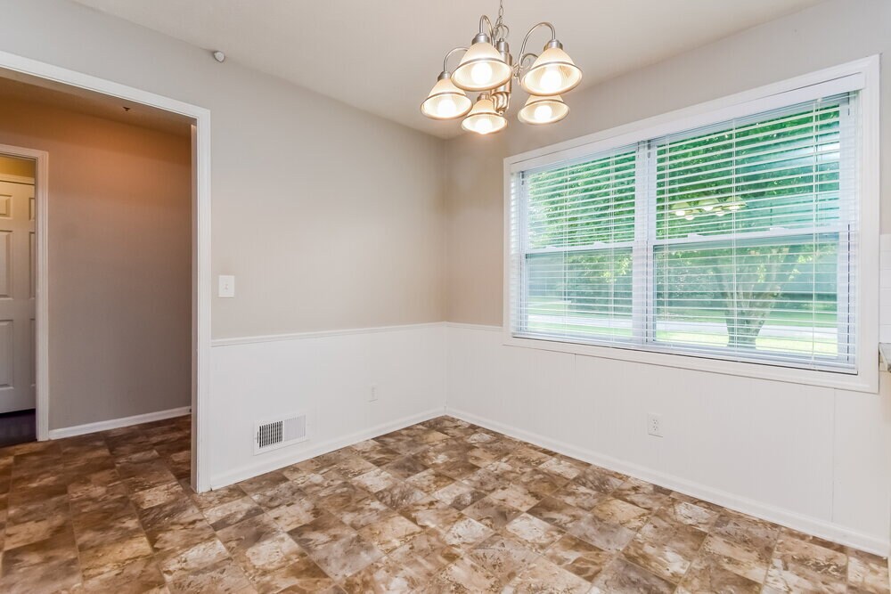 Building Photo - 391 Rock Meadow Dr