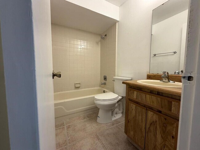 Building Photo - 4240 Pershing Pointe Pl
