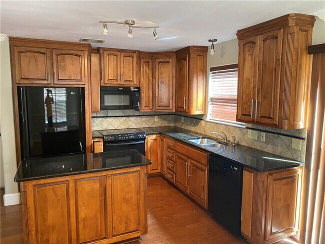 Building Photo - 14711 Little Fox Trail