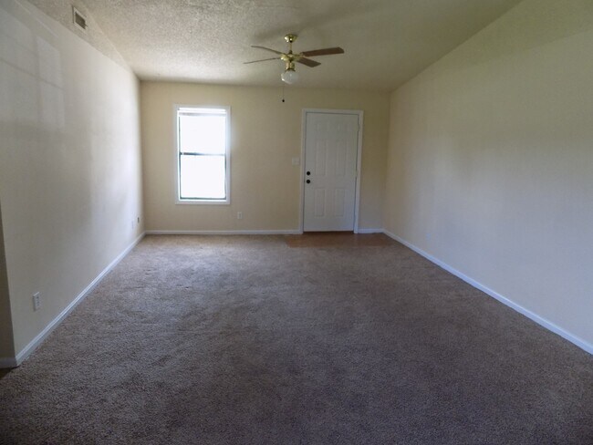 Building Photo - 3553STUD