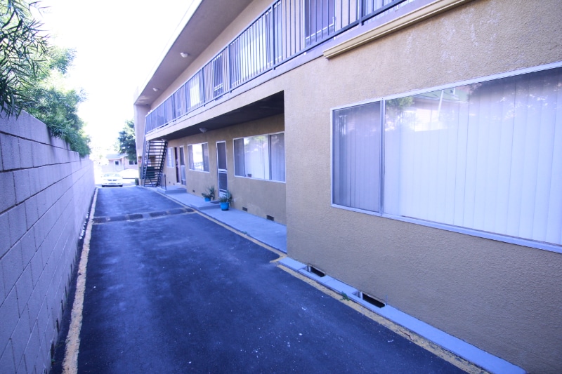 Building Photo - 151 N Hoover St