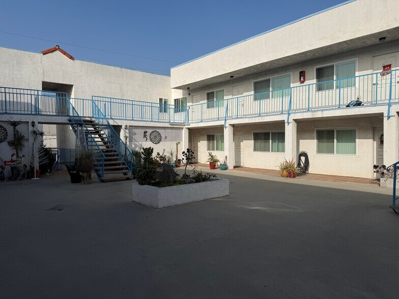 Building Photo - 815 Java Ave