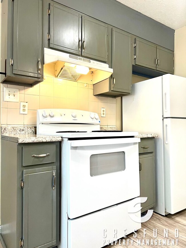 Building Photo - 3 Bedroom Ready For YOUR Move In TODAY!