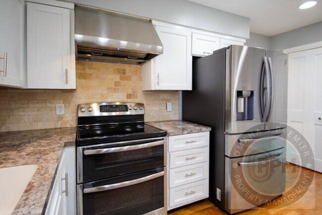 Building Photo - Beautiful and Spacious 3 Bd/3Ba with finished basement