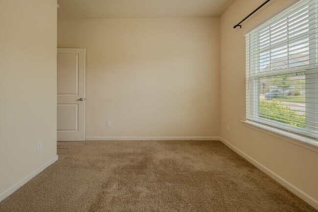Building Photo - Move-In Ready 3BR Home | $2,100 with Lawncare or $2,000 Tenant Maintained