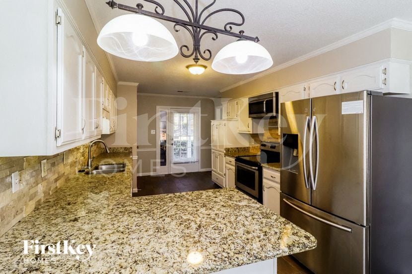 Building Photo - 3857 Oak Forest Dr