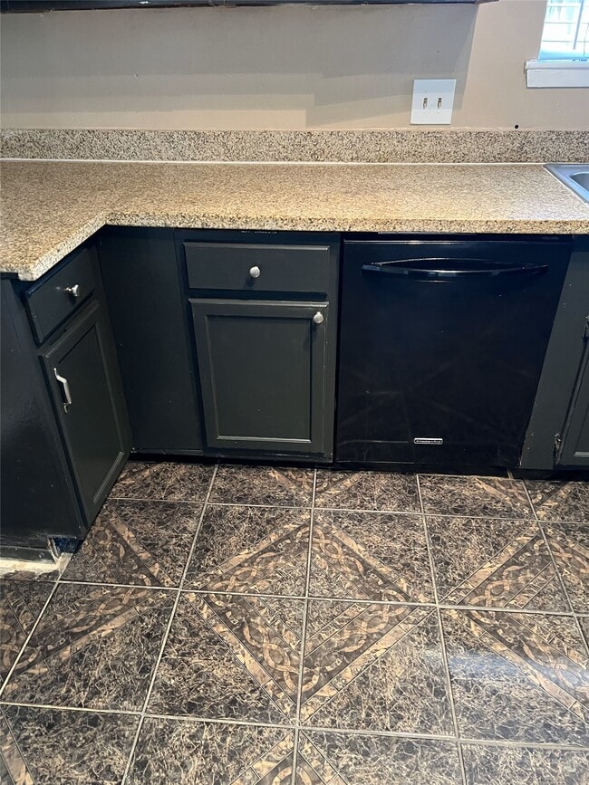 Building Photo - 10115 Overview Dr