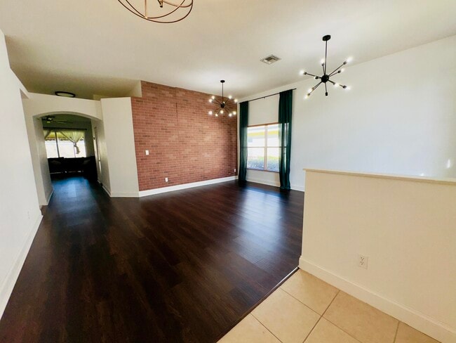 Building Photo - 11479 SW Glengarry Ct