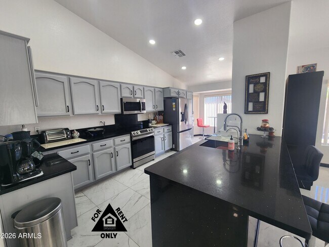 Building Photo - 14813 W Verde Ln