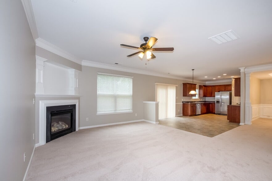 Building Photo - 3906 Herkimer Dr