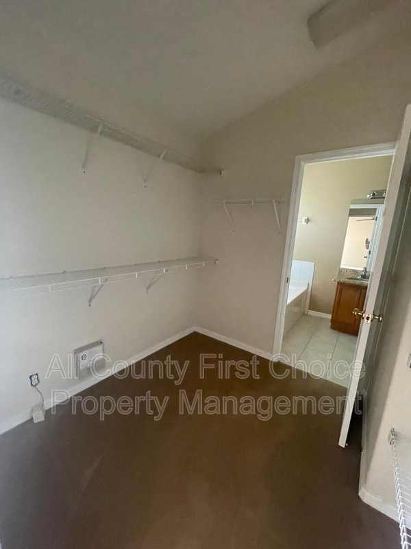 Building Photo - 13056 Thoroughbred Loop