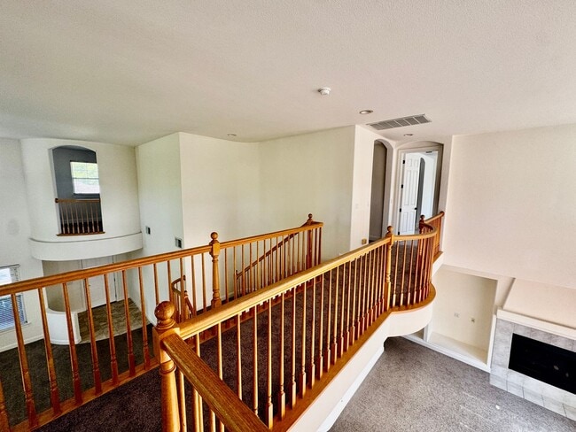 Building Photo - Fabulous Serrano Home