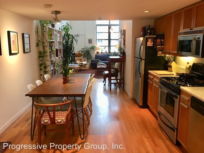 Building Photo - 348 Hyde St