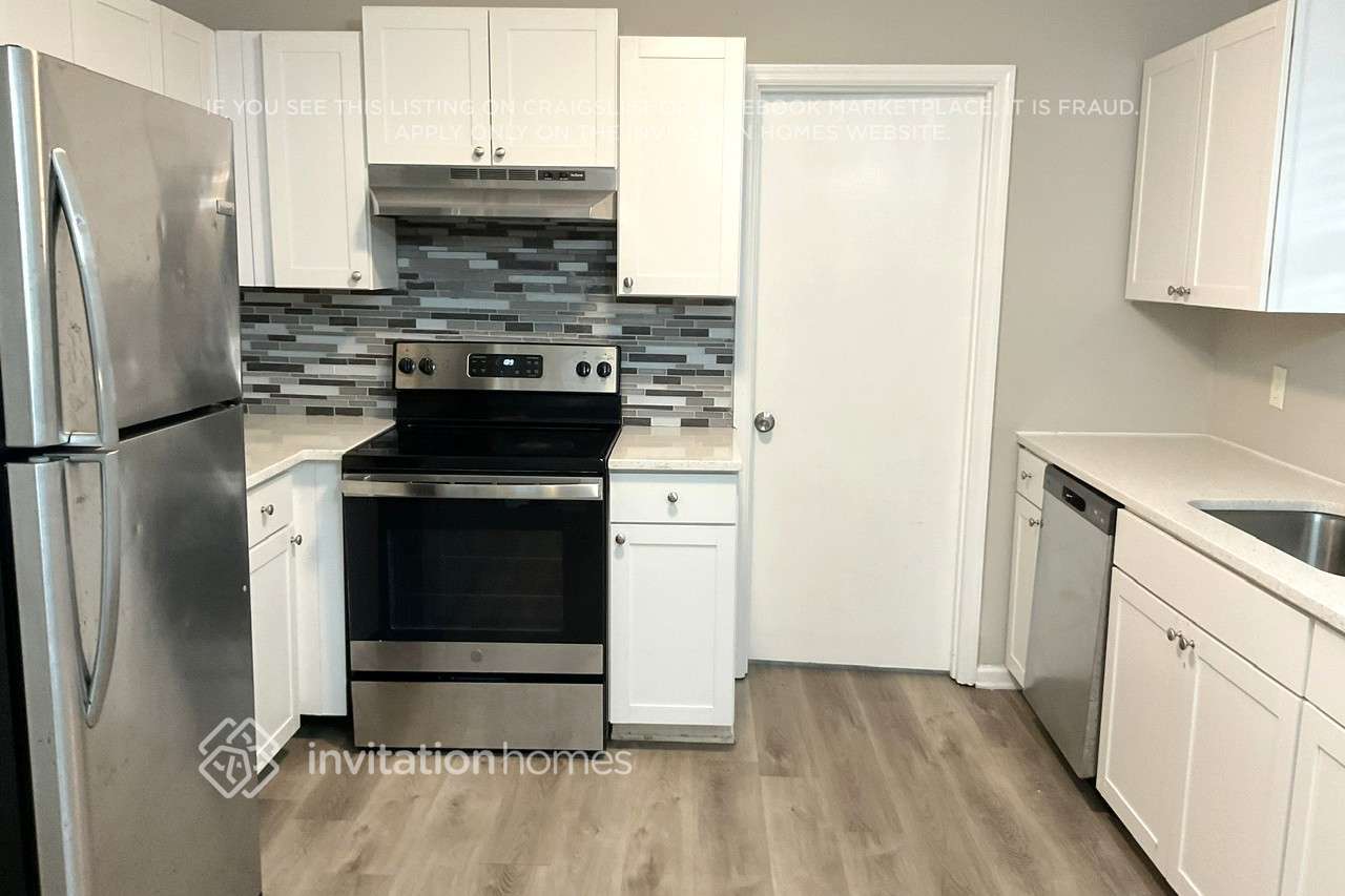 Building Photo - 2360 Sandgate Rd SW