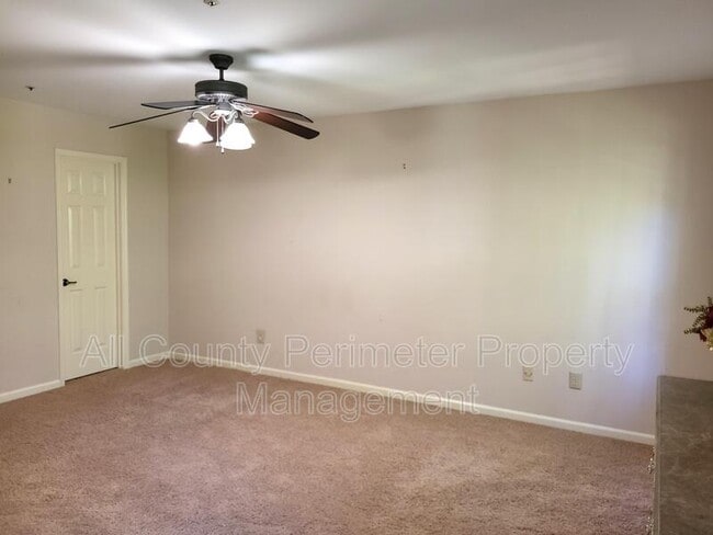 Building Photo - 501 Salem Woods Dr SE