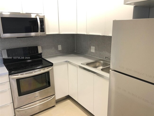 Building Photo - 2463 NE 183rd St