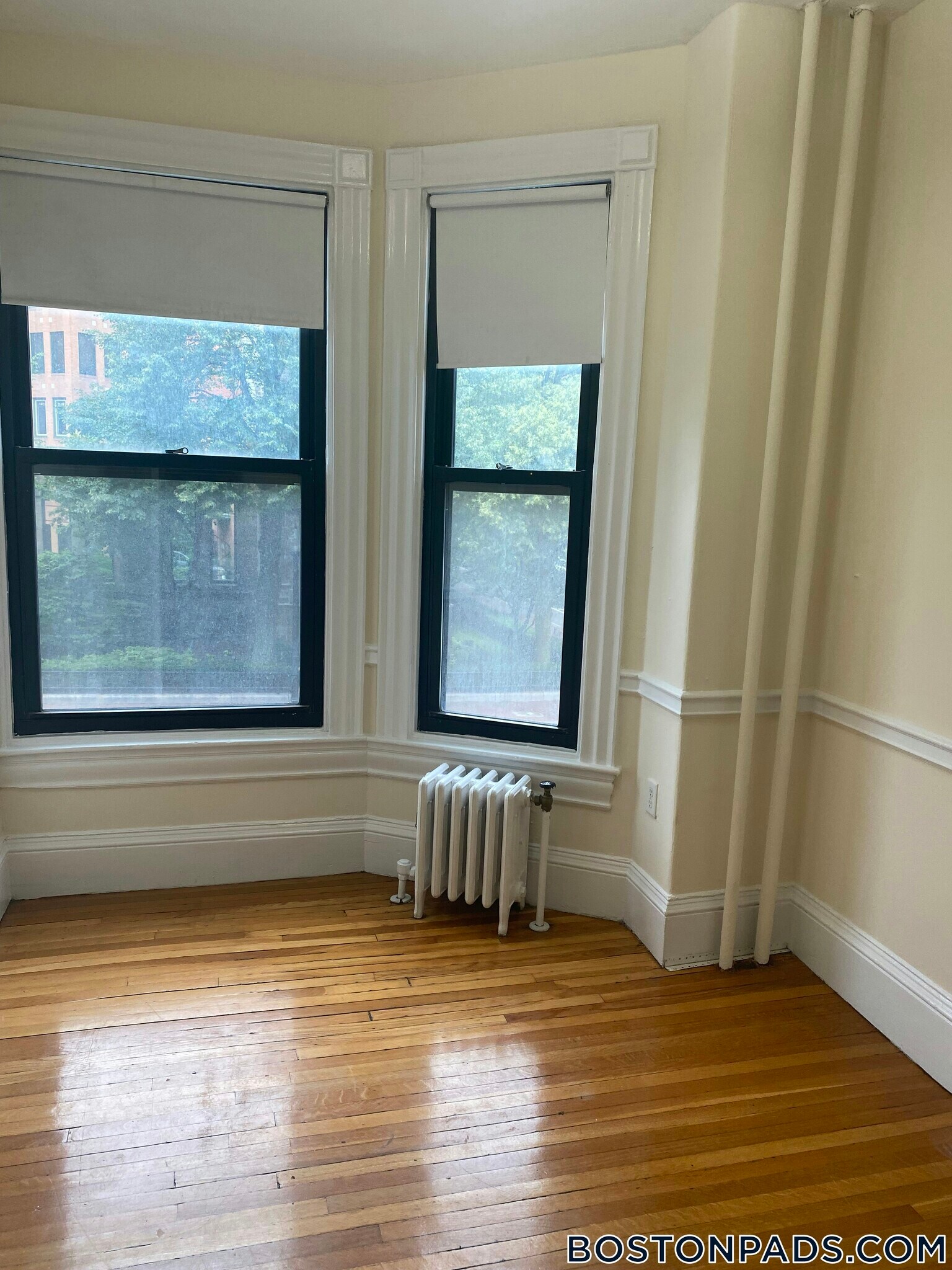 Building Photo - 504 Beacon St