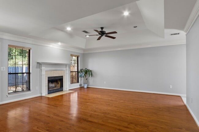 Building Photo - 2013 Fox Ridge Rd