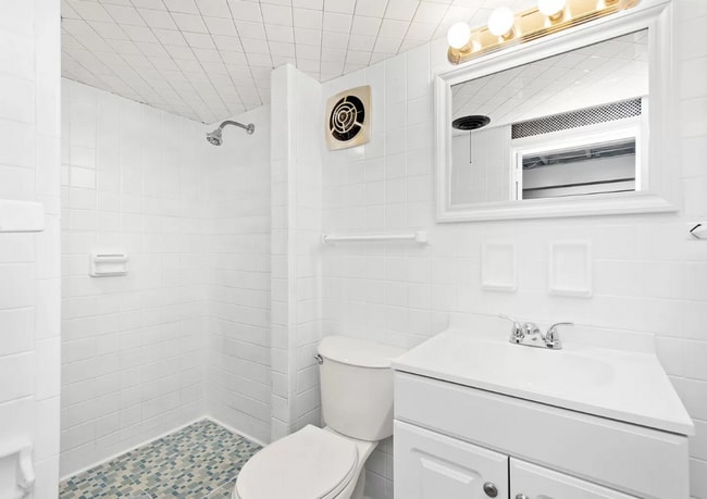 Building Photo - *Spacious & Updated 3BD/2BA Single-Family Home Available in Bethel Park*