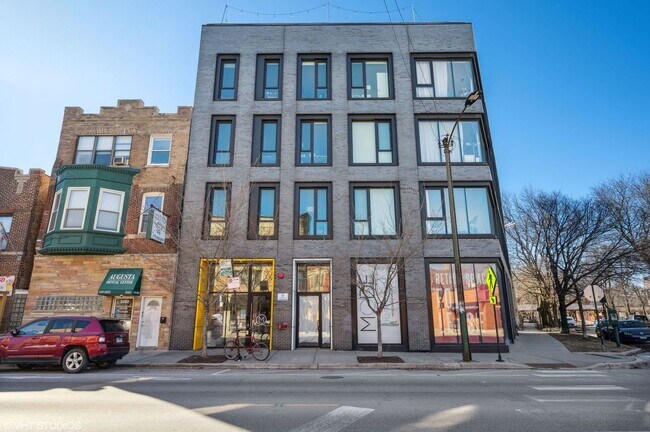 Building Photo - 3462 N Lincoln Ave