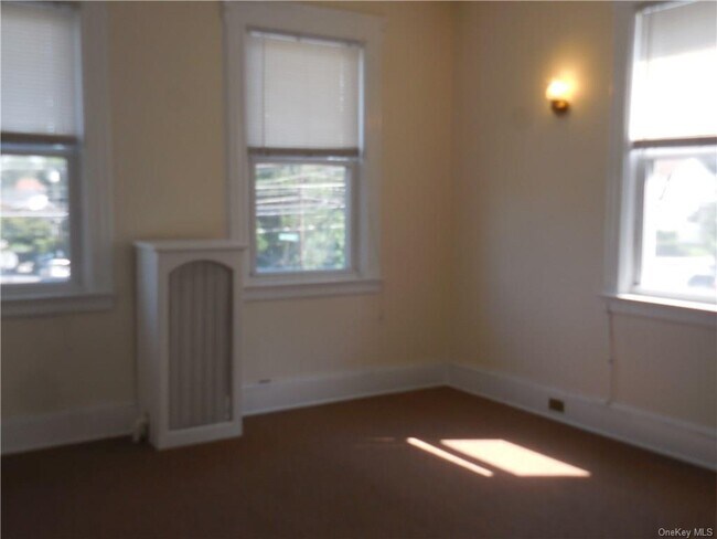 Building Photo - 458 Westchester Ave