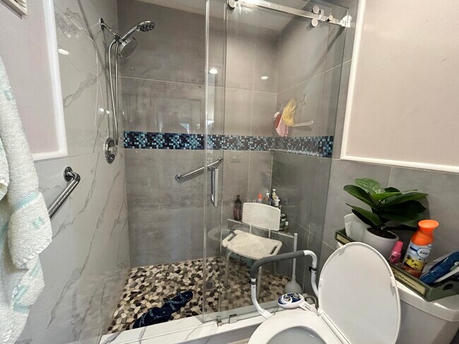 Building Photo - 7348 Lake Meadow Way