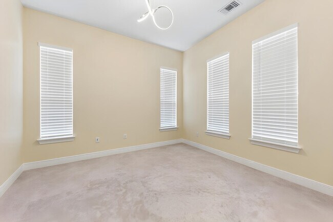 Building Photo - 41 Via Floresta Dr