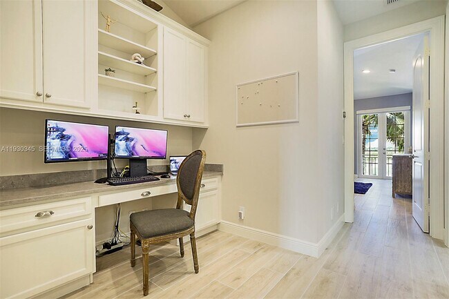 Building Photo - 140 Ocean Breeze Dr