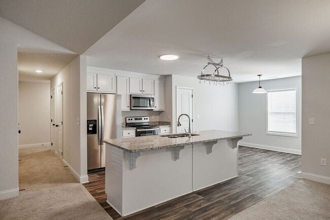 Building Photo - 80 Creek Haven Dr
