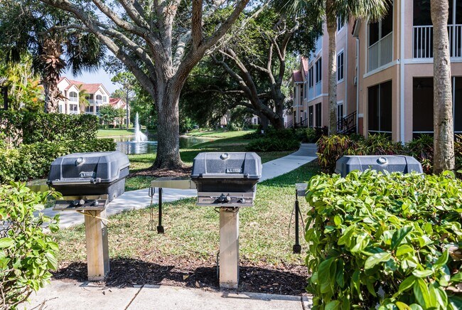 Building Photo - 4142 Central Sarasota Pkwy