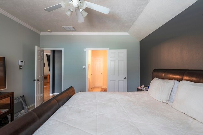 Building Photo - 10 Delphinium Pl
