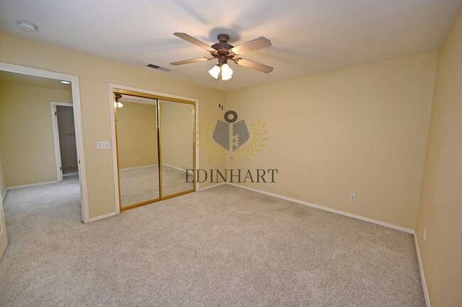 Building Photo - 3750 W Vincent Ln