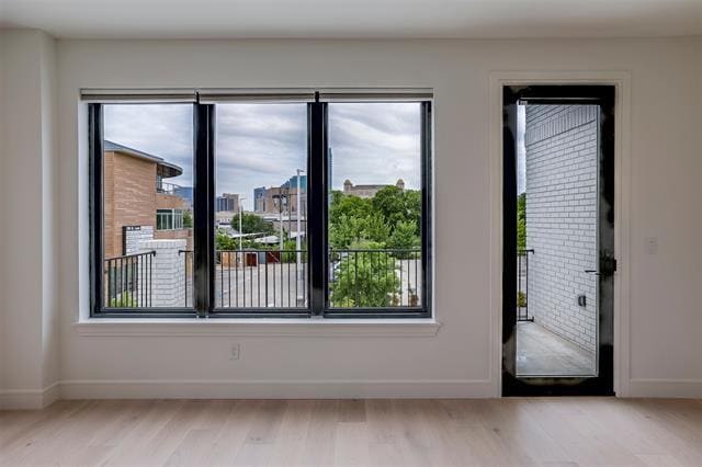 Building Photo - 309 W Daggett Ave