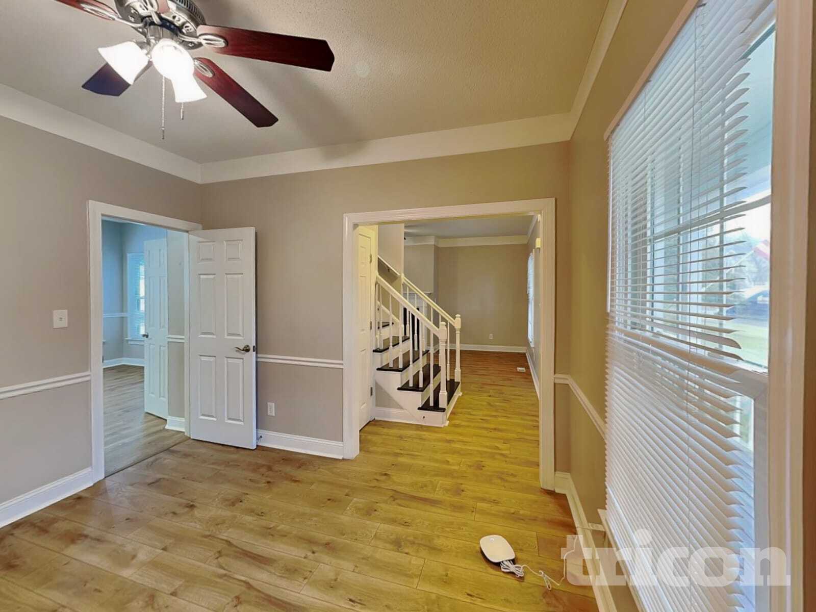 Building Photo - 622 Commander Dr