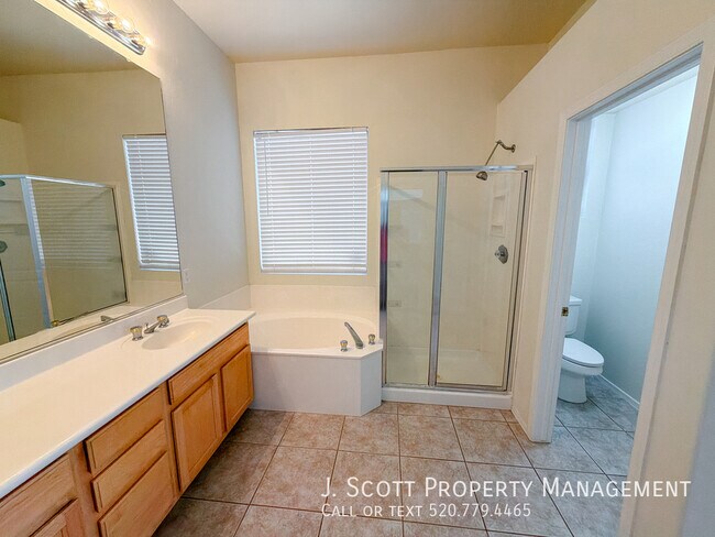 Building Photo - 279 W Desert Ave