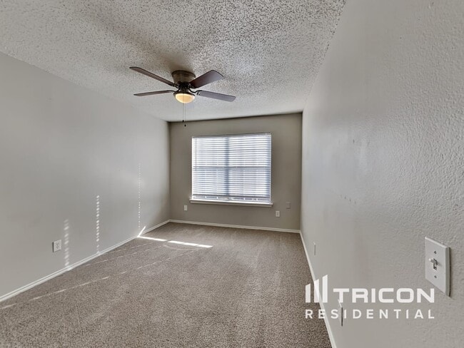 Building Photo - 1534 High Pointe Ln