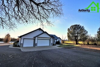 Building Photo - 21789 Seven Lakes Ln